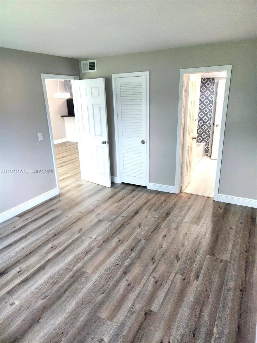 Boca Raton, FL 33428,9855 SANDALFOOT #313