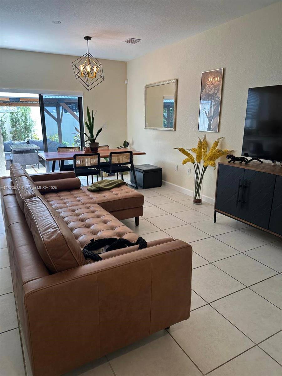 Miami Gardens, FL 33169,20386 NW 4th Ct