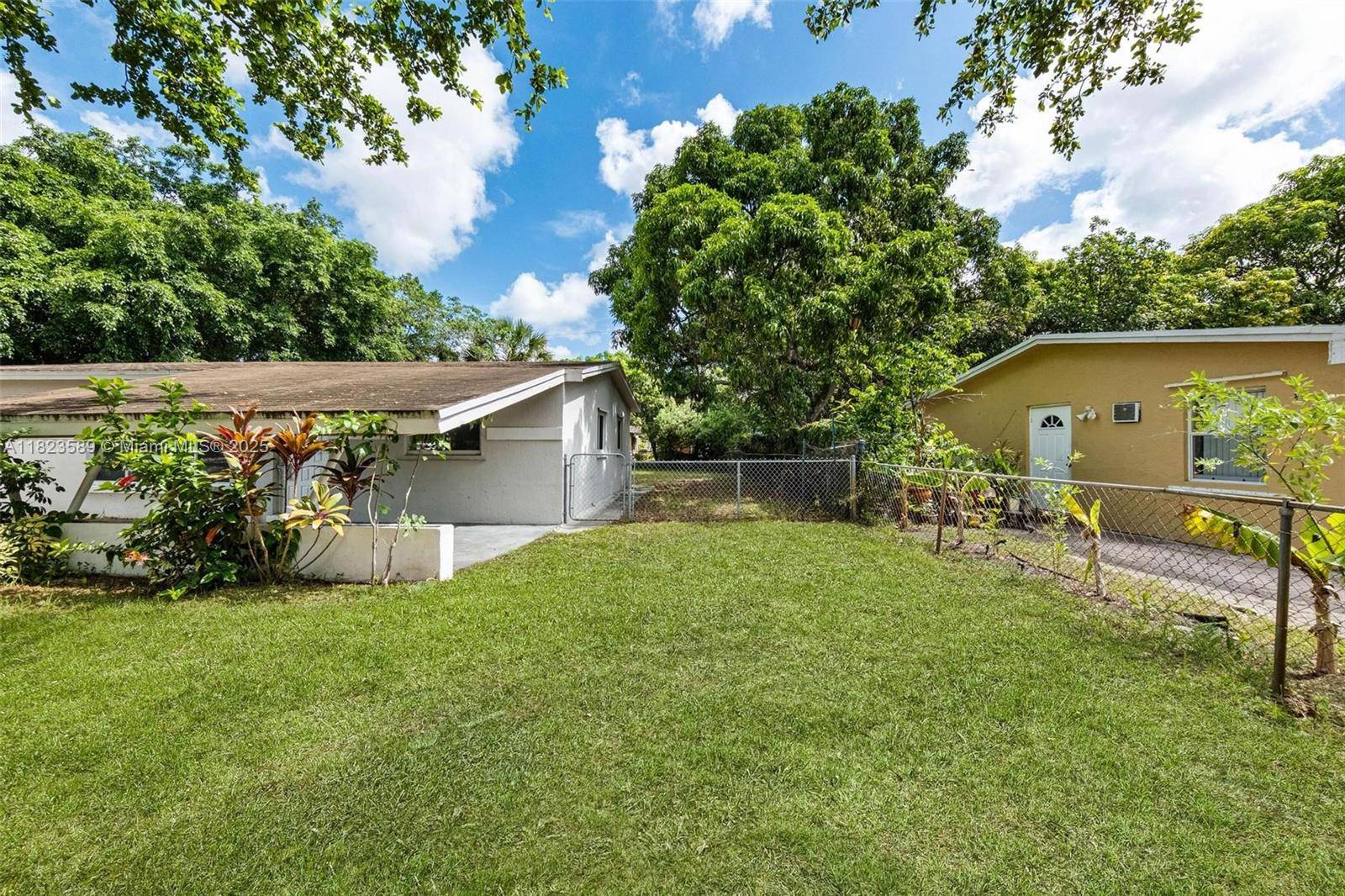 Lauderhill, FL 33311,3841 NW 7th Ct