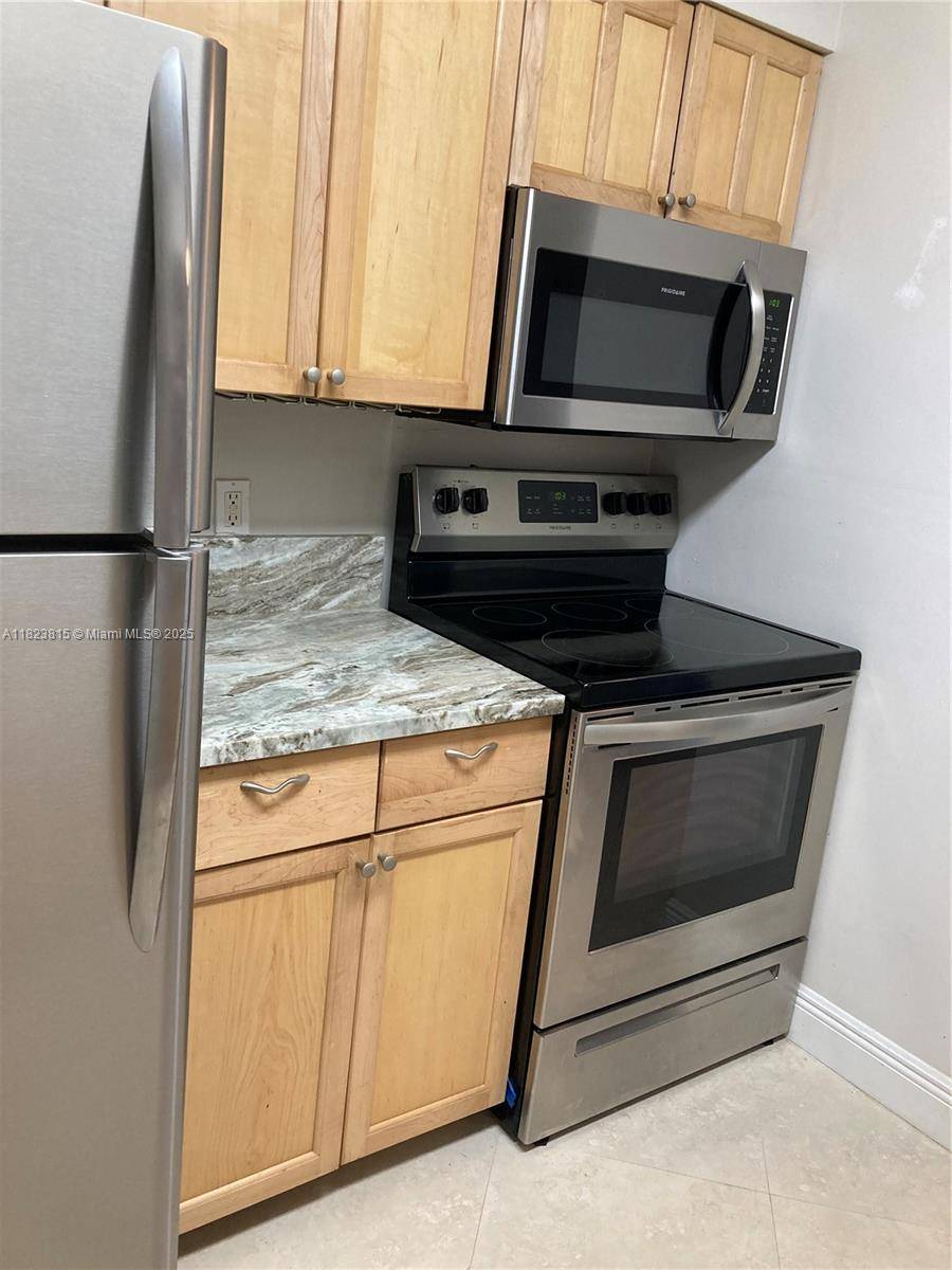 Hypoluxo, FL 33462,800 Scotia Dr #103