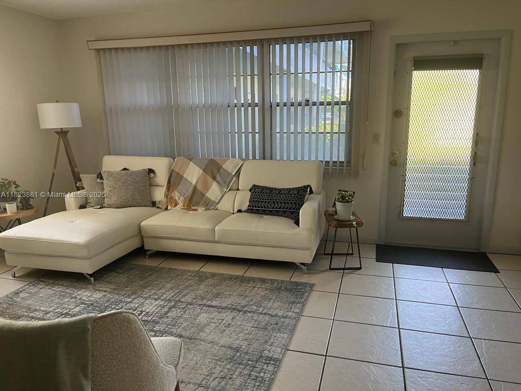 Deerfield Beach, FL 33442,288 N Tilford  N #288