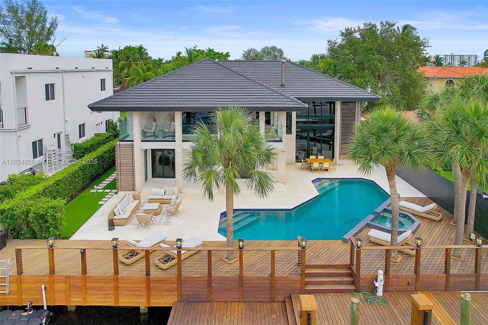 North Miami Beach, FL 33160,3343 NE 166th St