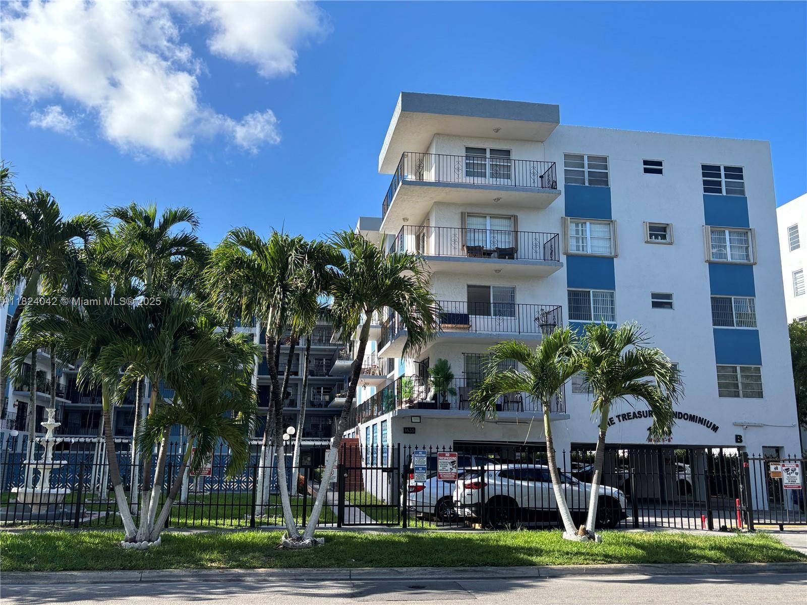 Hialeah, FL 33012,1635 W 44th Pl #509