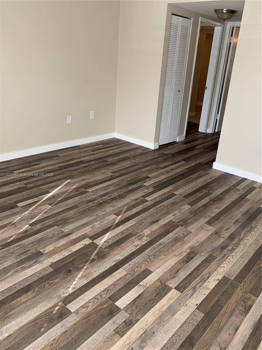 Plantation, FL 33324,711 N Pine Island Rd #209