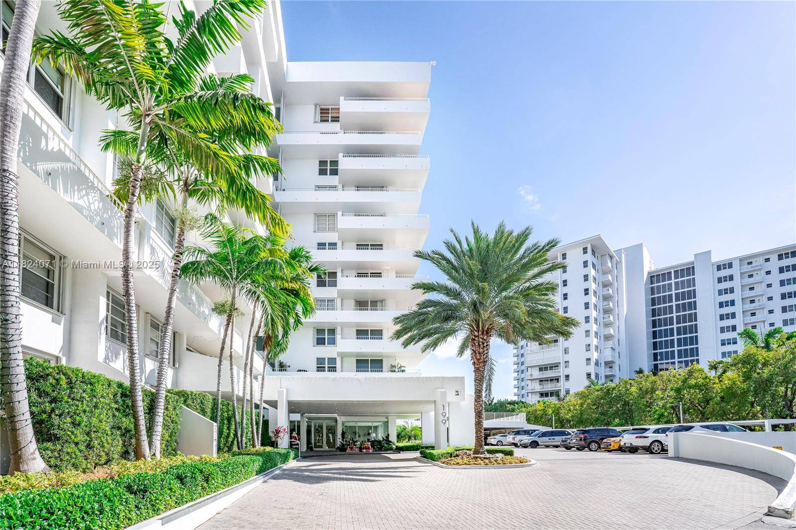 Key Biscayne, FL 33149,199 Ocean Lane Dr #1207