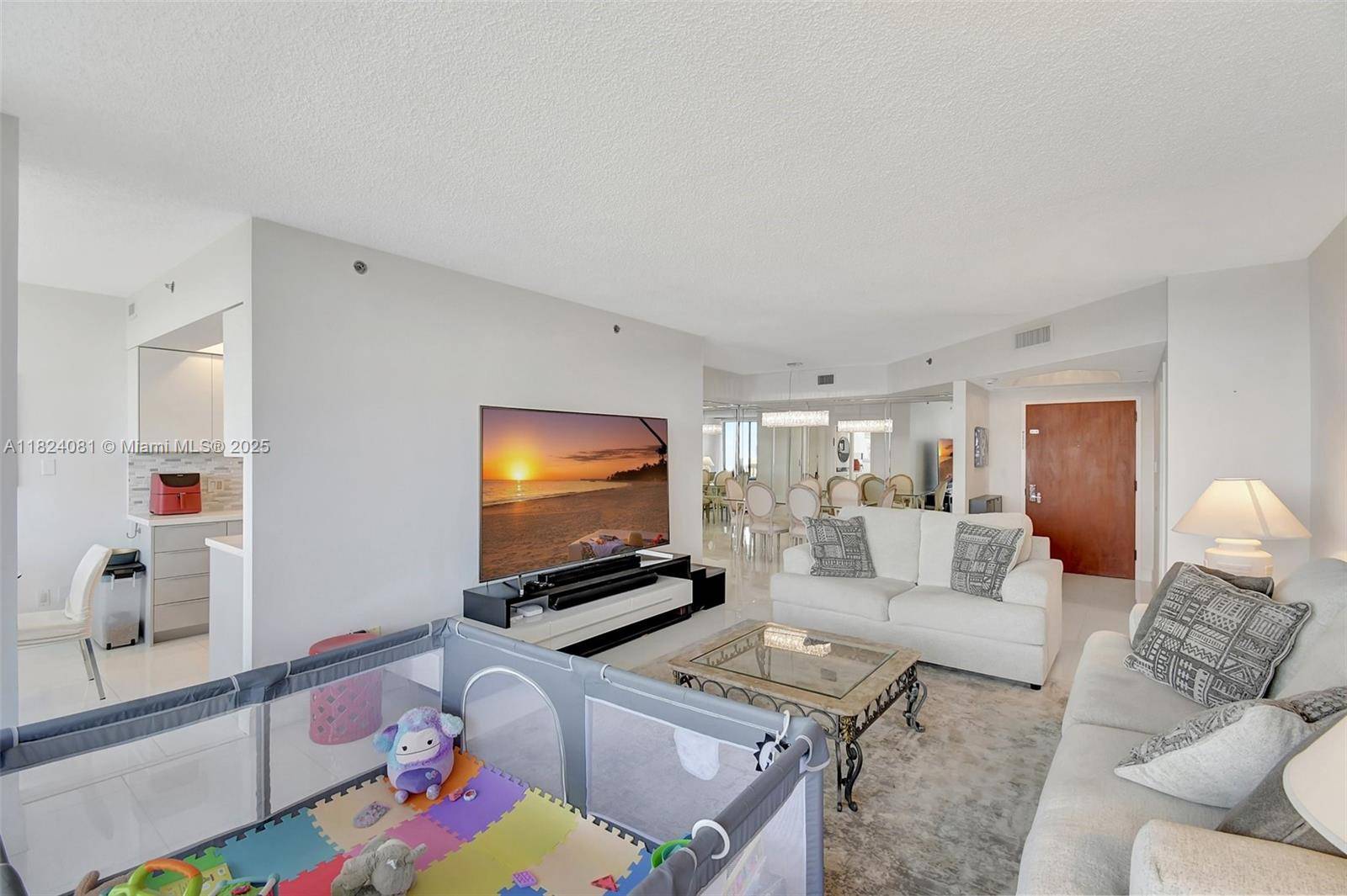 Aventura, FL 33160,2000 Island Blvd #808