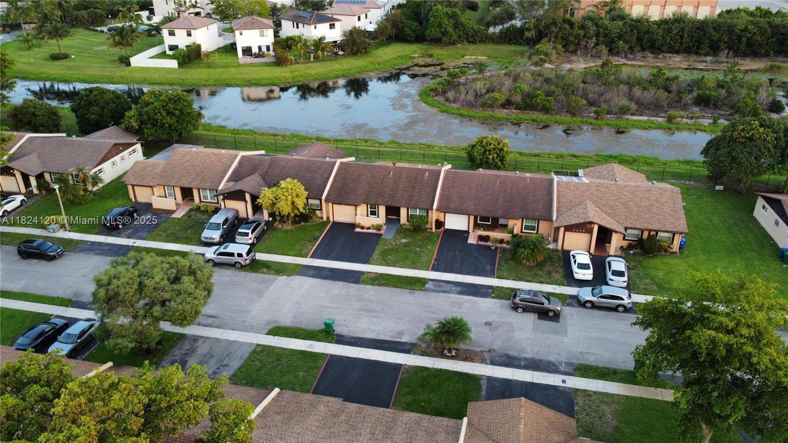 Miramar, FL 33025,9410 S Meadows Cir