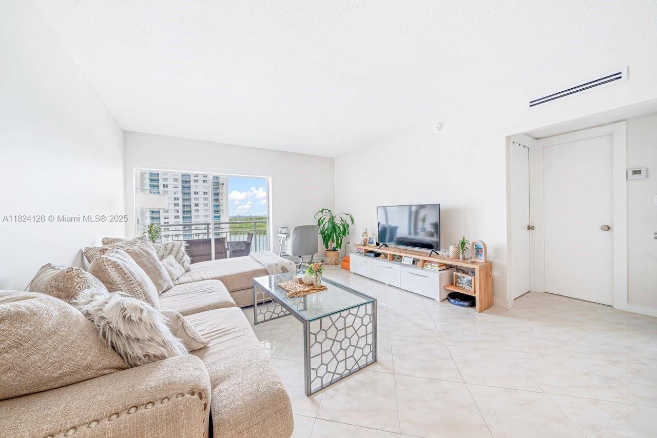 Sunny Isles Beach, FL 33160,400 Kings Point Dr #1222
