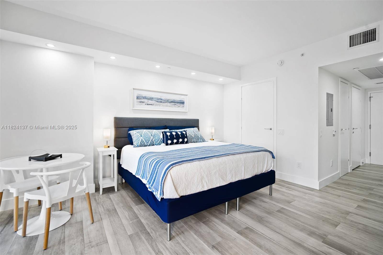 Miami, FL 33131,1300 Brickell Bay Dr #905