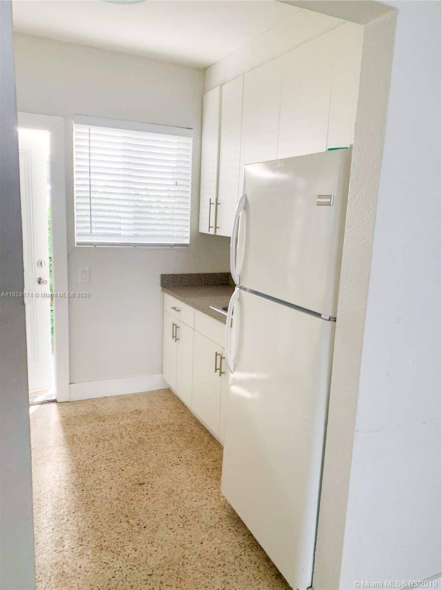Miami Beach, FL 33141,805 81st St #2