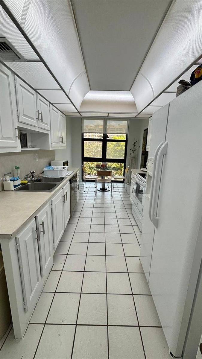 Key Biscayne, FL 33149,1121 Crandon Blvd #E302
