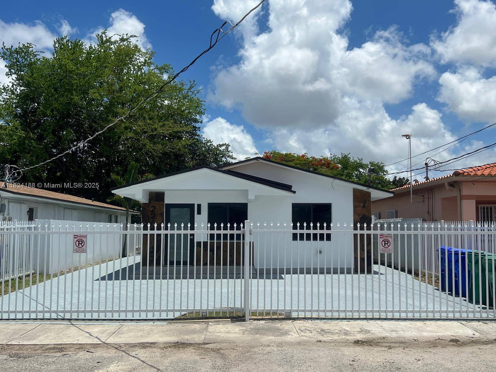 Miami, FL 33142,2368 / 2370 NW 33rd St