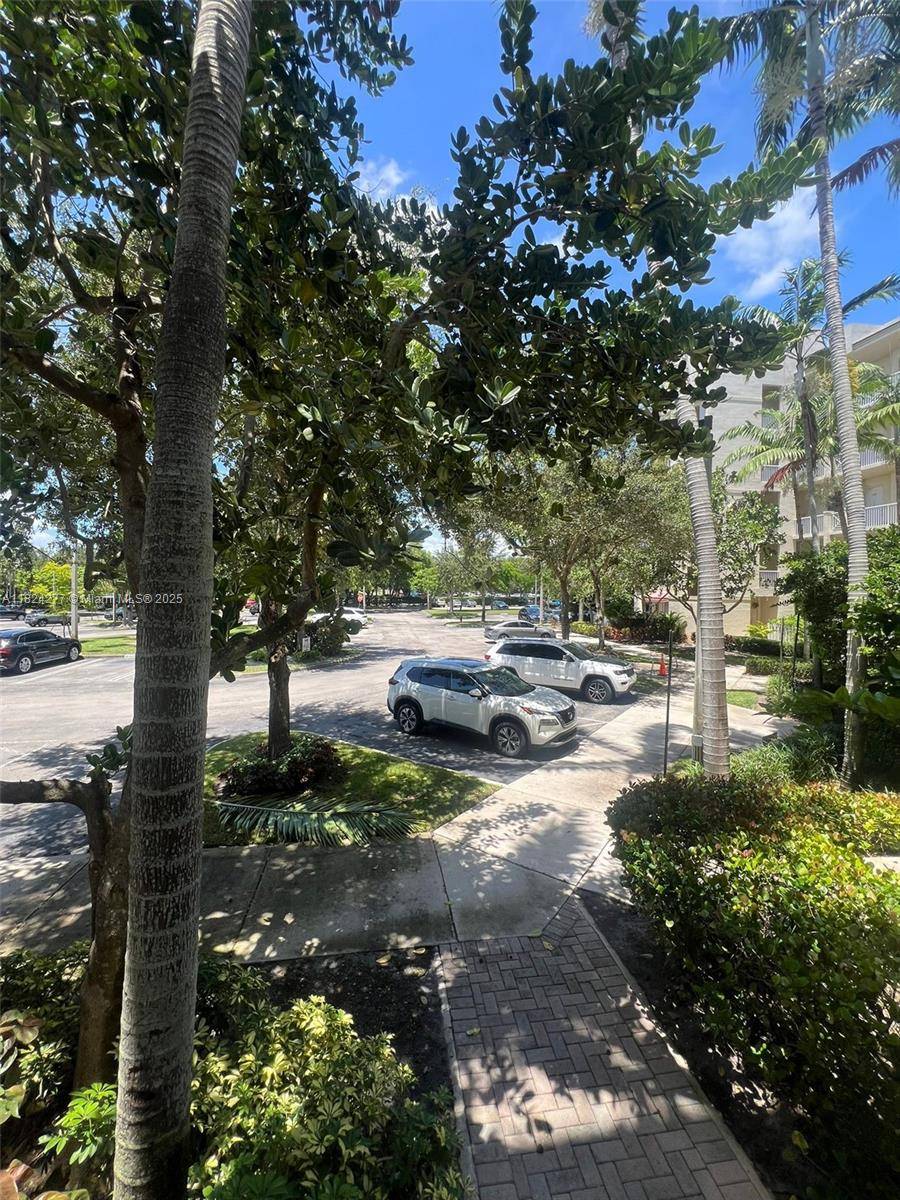 Pompano Beach, FL 33069,3500 Oaks Clubhouse Dr #207