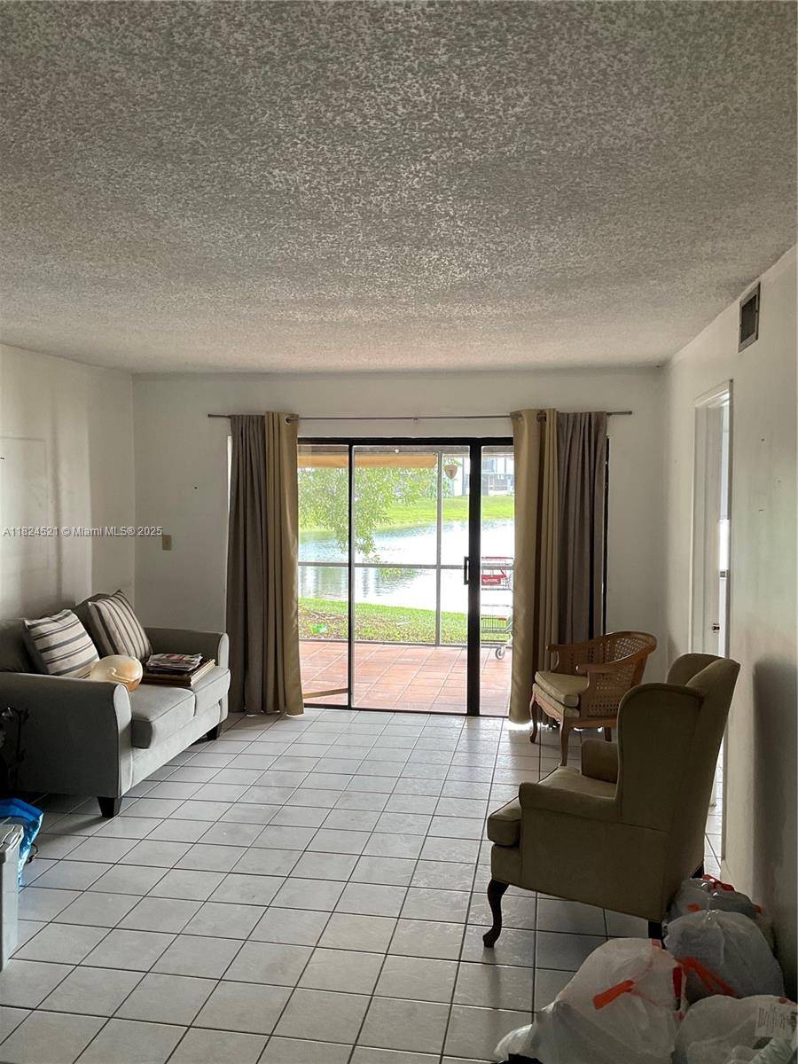 Miami, FL 33172,510 W Park Dr #104-3