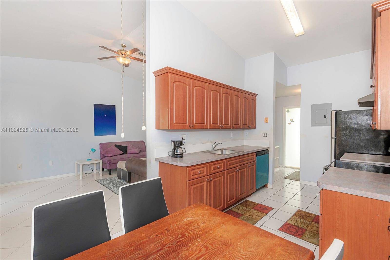 Miami, FL 33179,806 NE 214th Ln #806-03