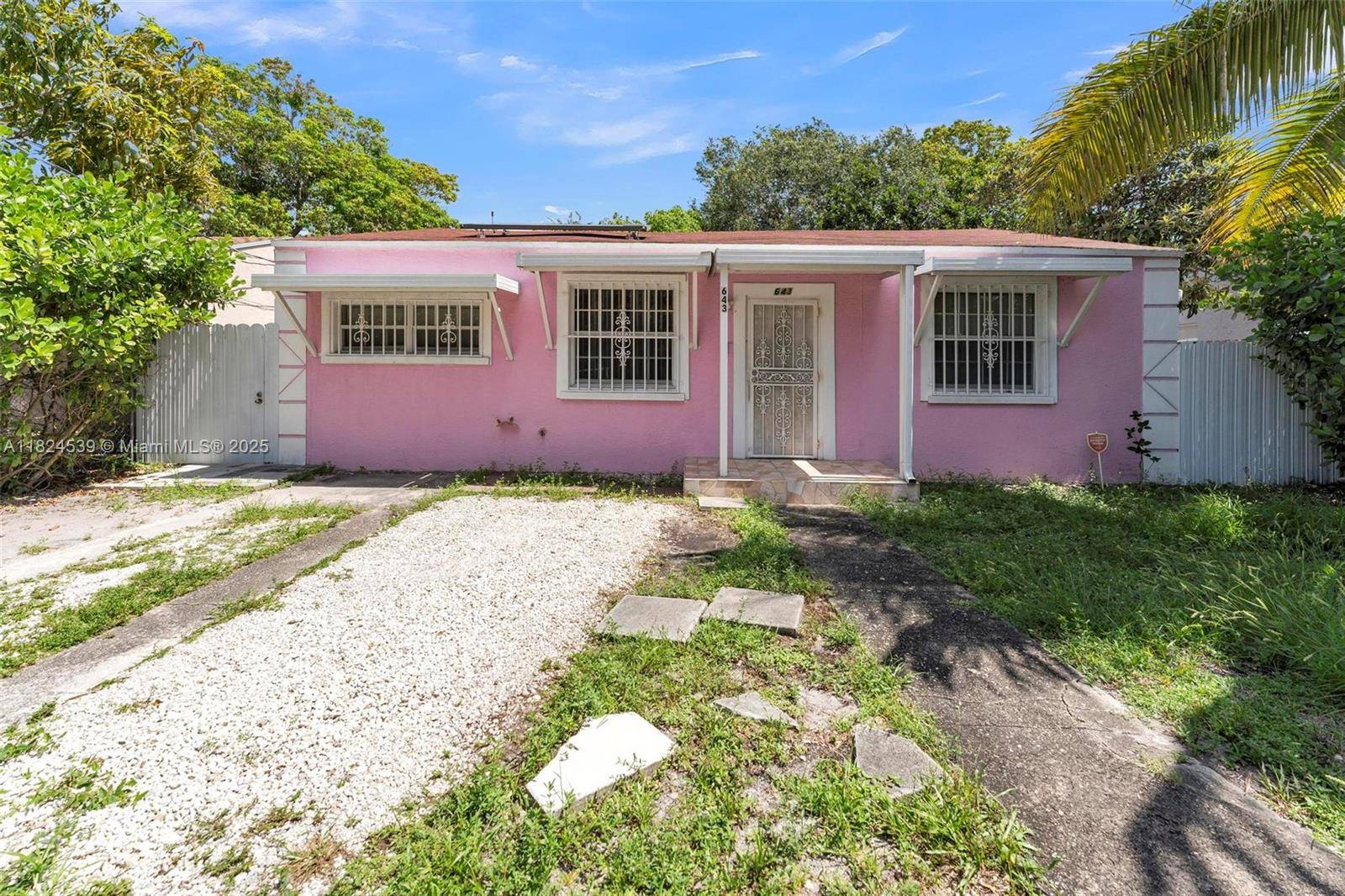 North Miami, FL 33161,643 NE 130th St