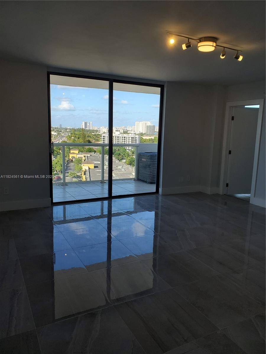 North Miami, FL 33181,13499 Biscayne Blvd #1105