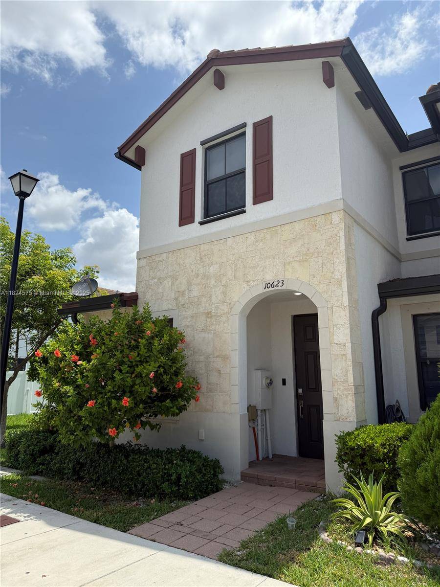 Hialeah, FL 33018,10623 W 33rd Ct #10623