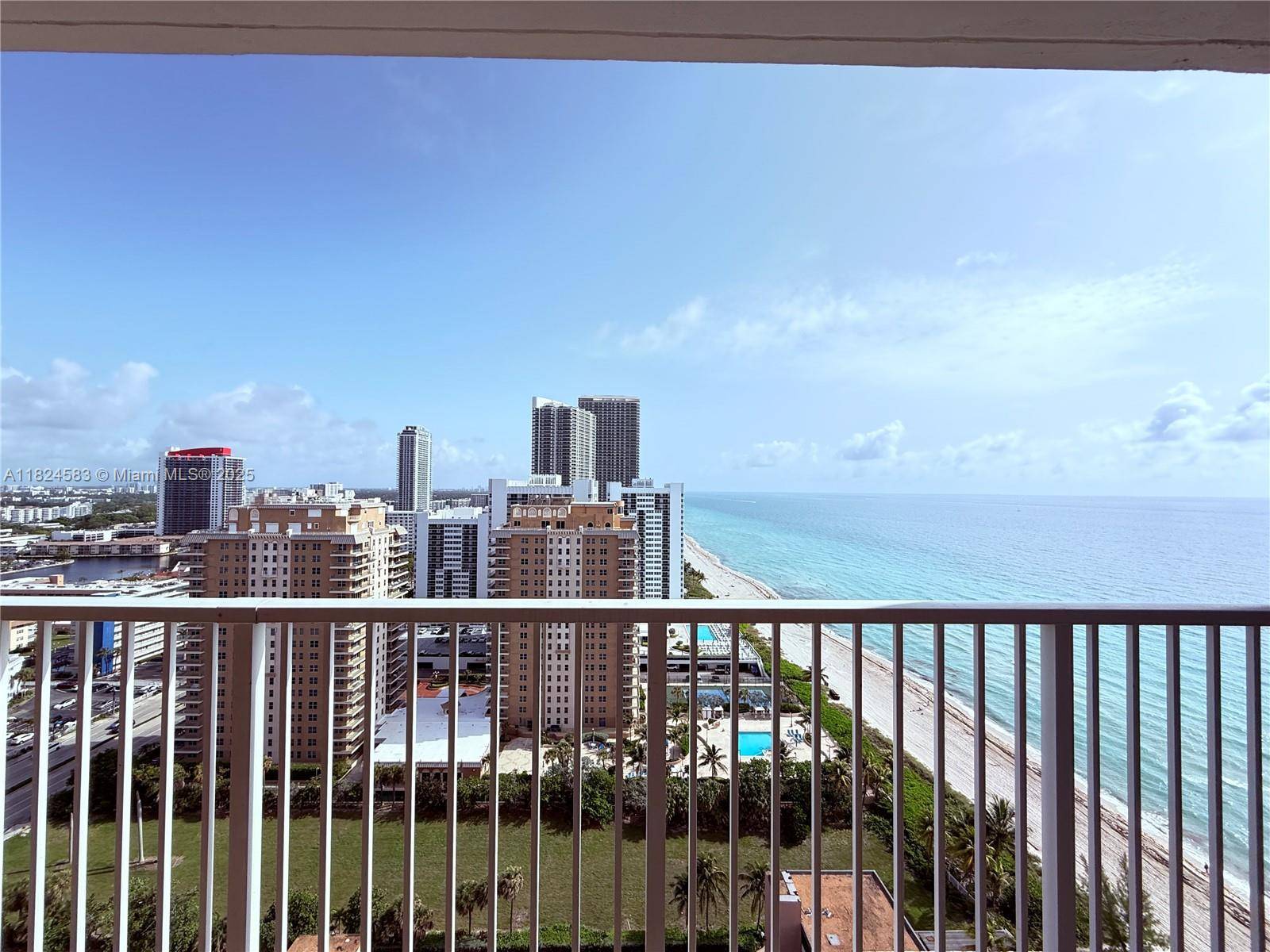 Hallandale Beach, FL 33009,1950 S Ocean Dr #PHH