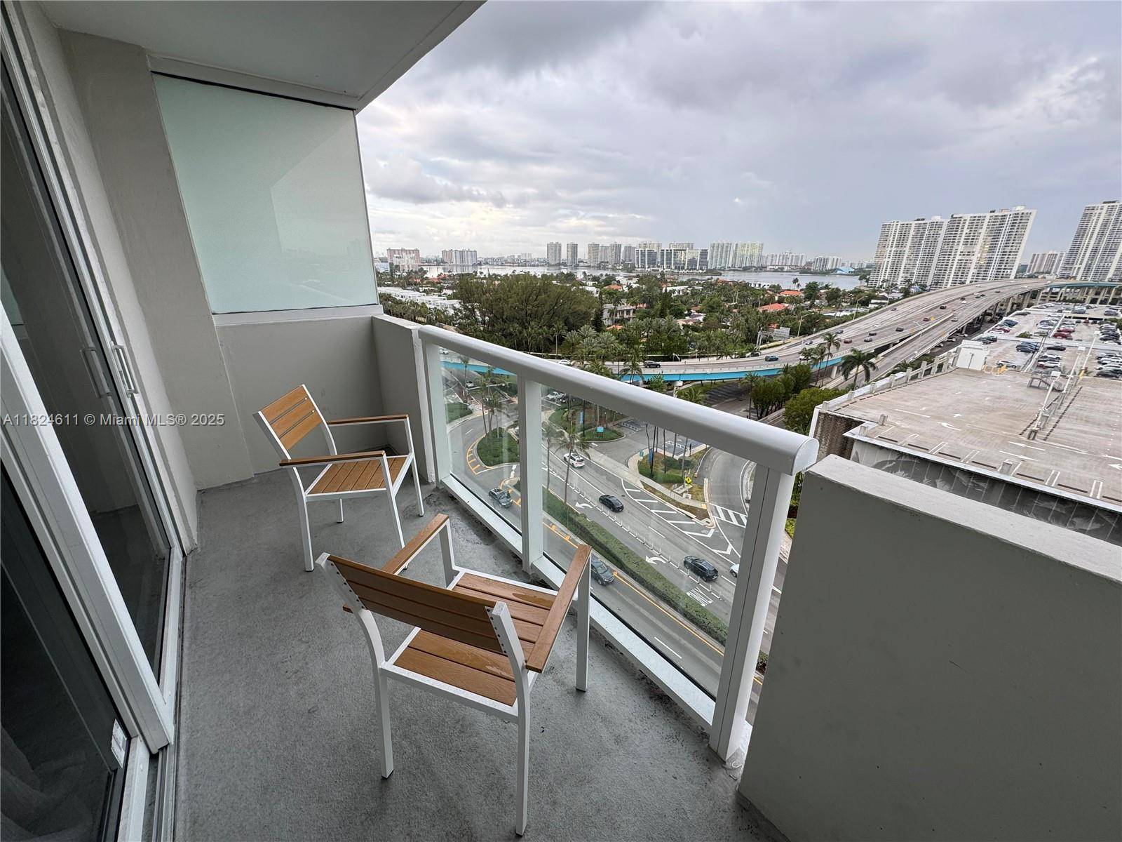 Sunny Isles Beach, FL 33160,19201 Collins Ave #1137