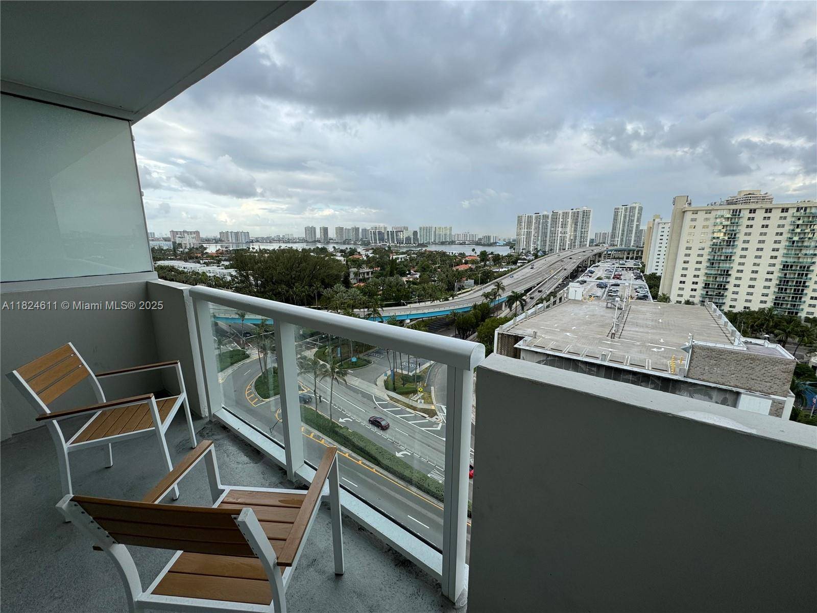 Sunny Isles Beach, FL 33160,19201 Collins Ave #1137