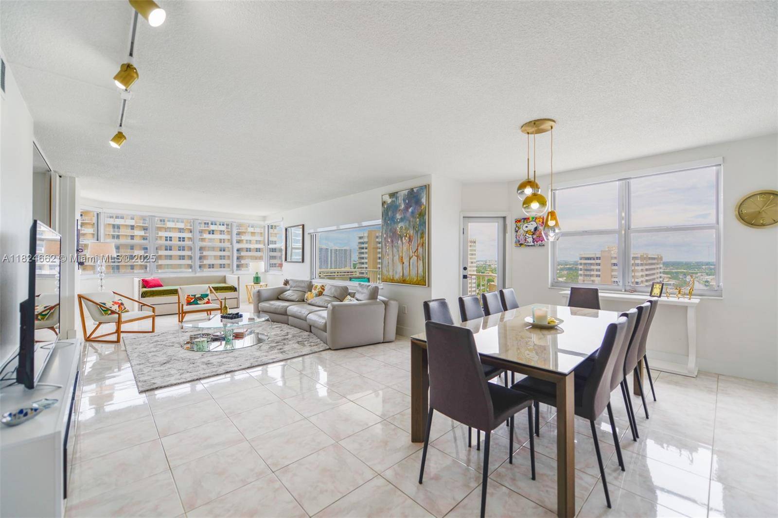 Hallandale Beach, FL 33009,1950 S Ocean Dr #19E