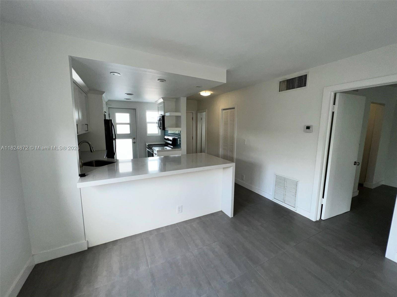 Key Biscayne, FL 33149,240 Galen Dr #304