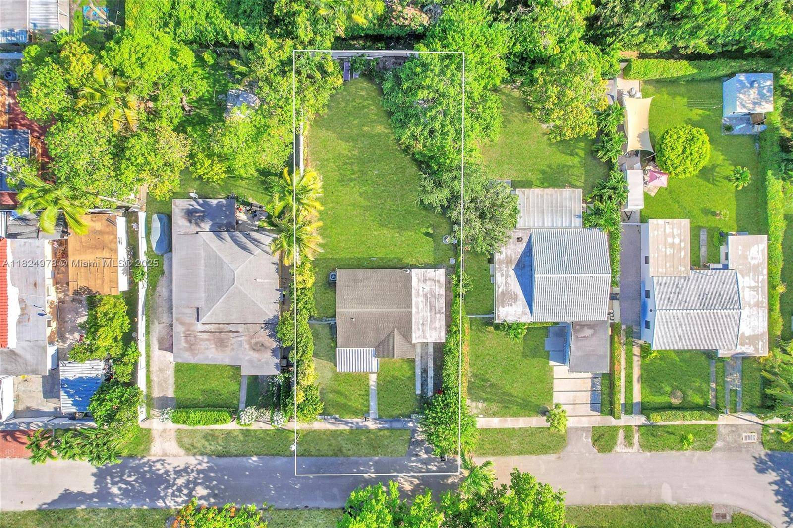 North Miami, FL 33168,50 NW 127th St