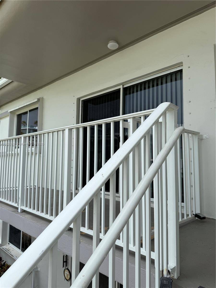 Bay Harbor Islands, FL 33154,1142 99th St #23