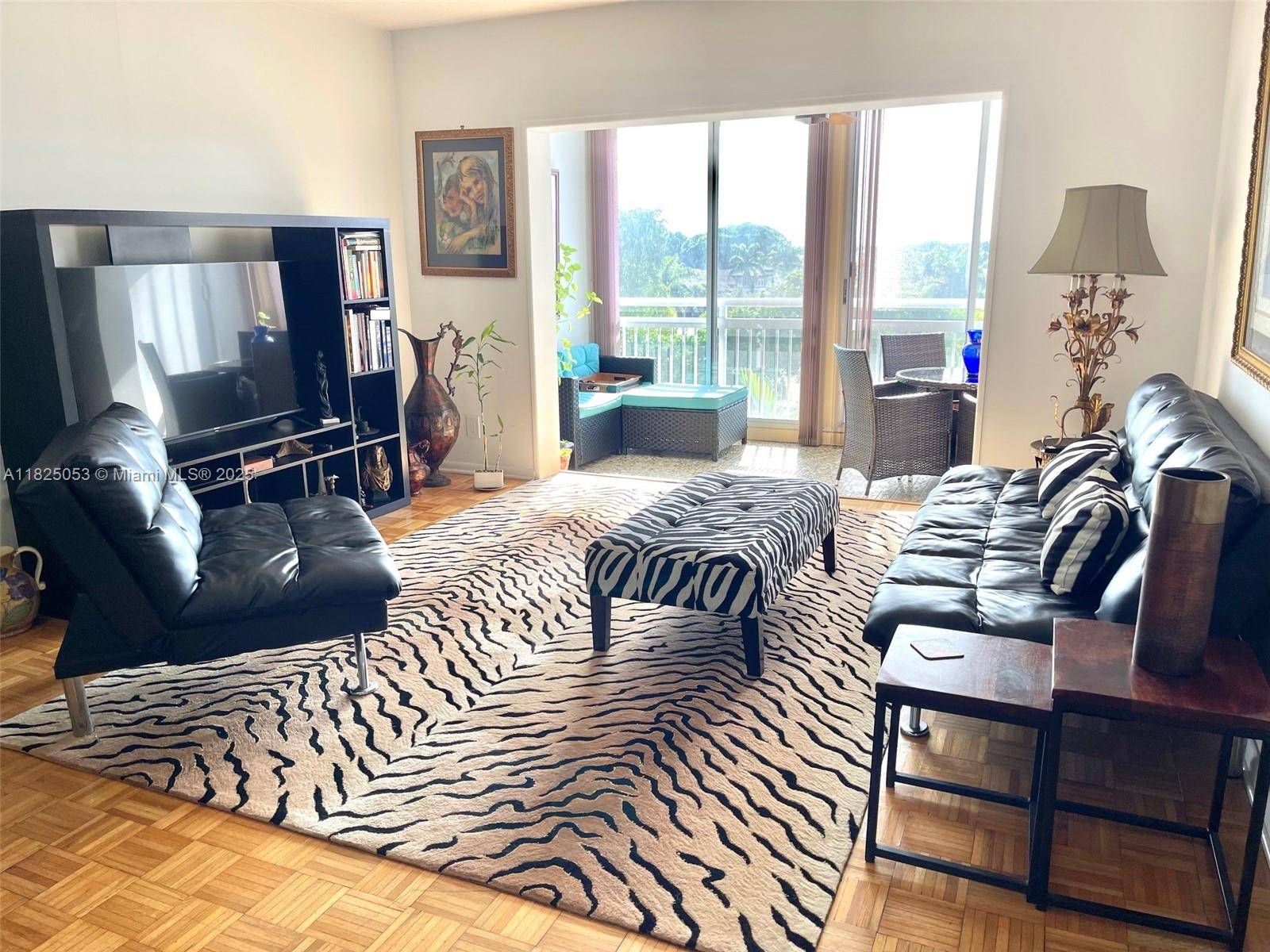 Hollywood, FL 33021,4400 Hillcrest Dr #518B