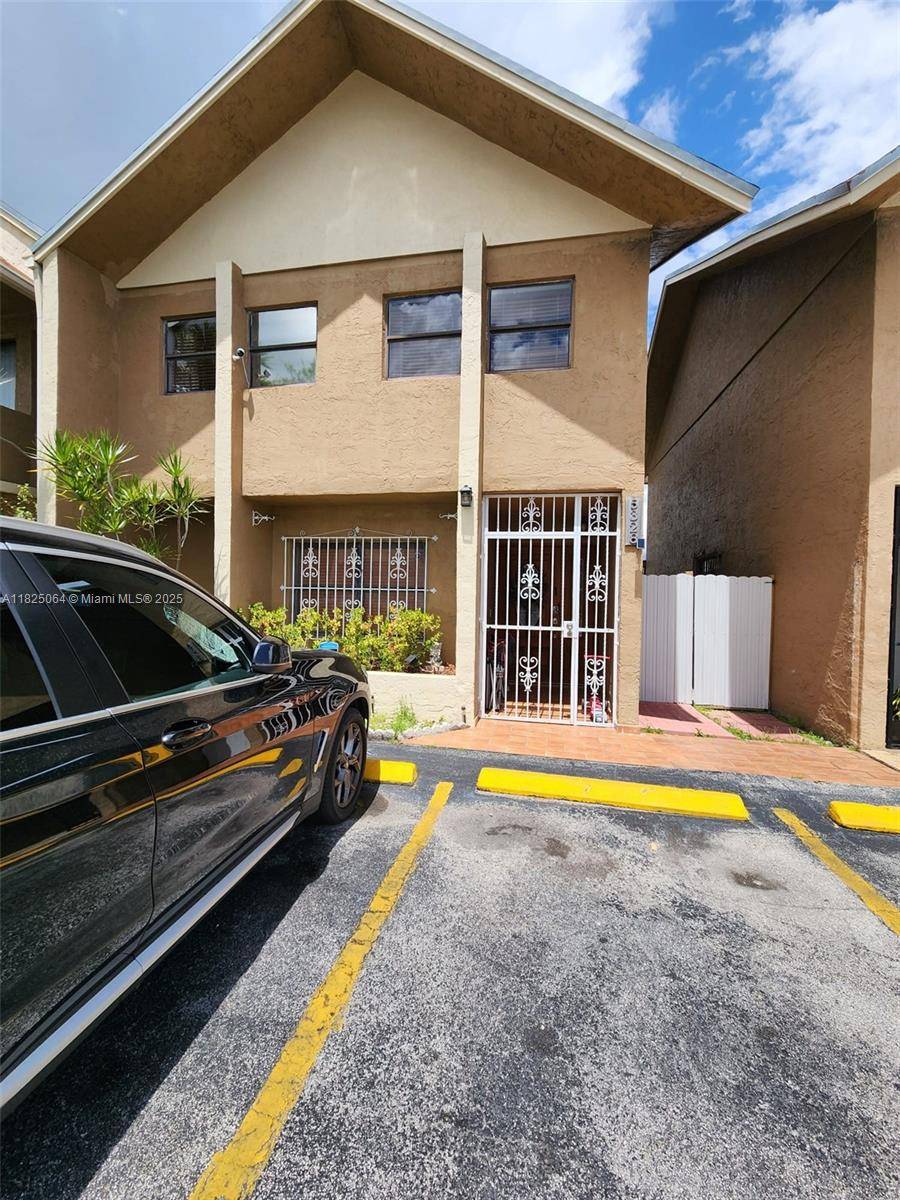 Hialeah, FL 33016,5328 W 26th Ave #112