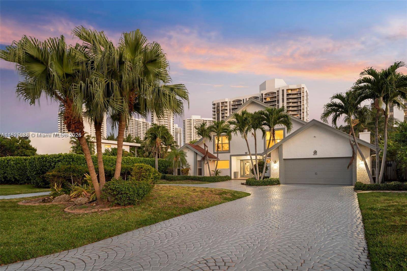 Hallandale Beach, FL 33009,413 Holiday