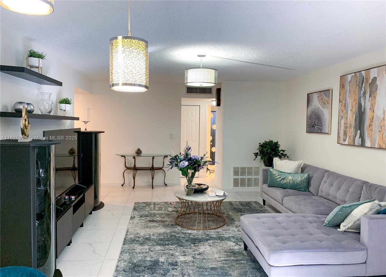 Plantation, FL 33317,6555 W Broward Blvd #208