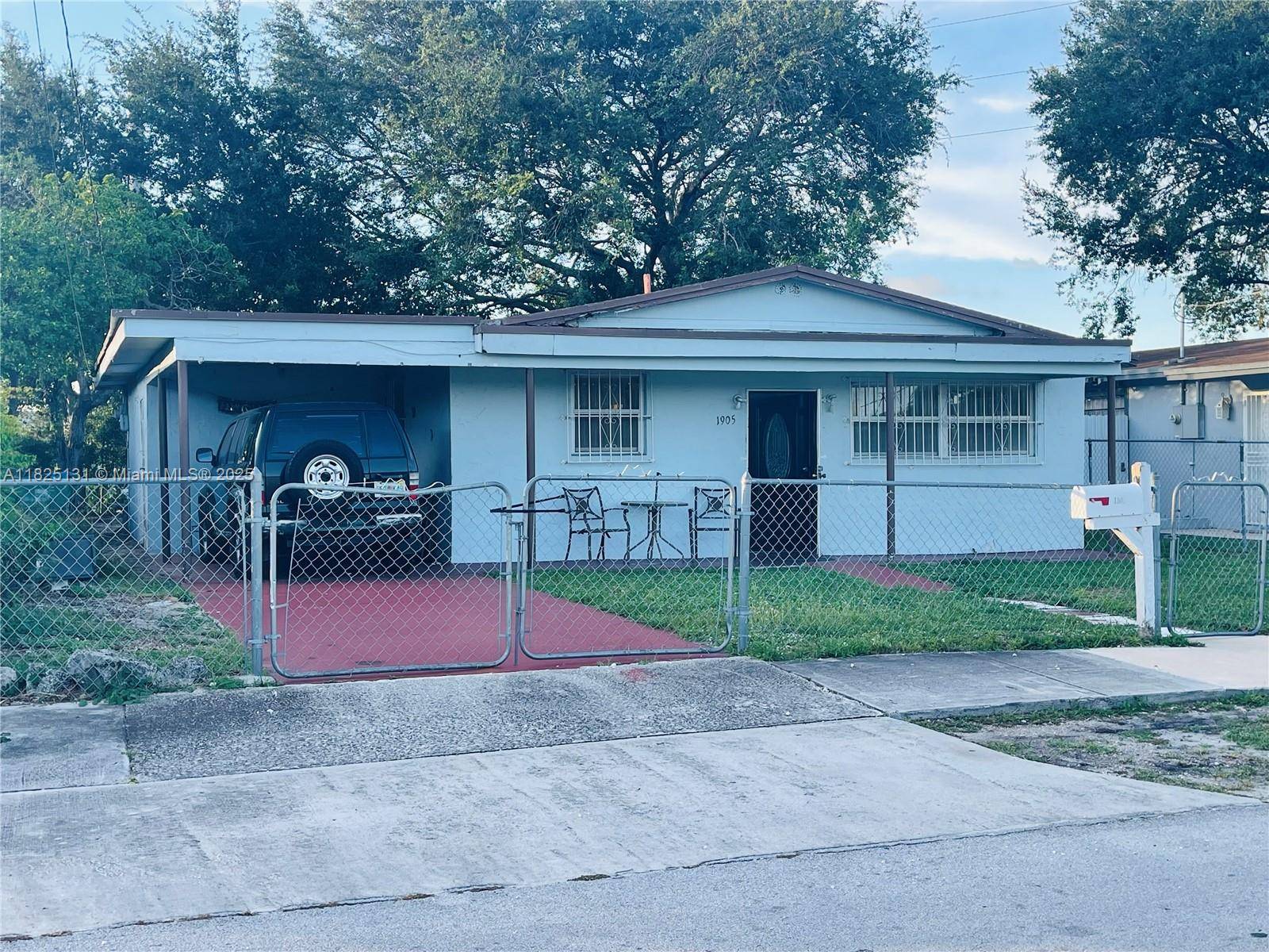 Miami Gardens, FL 33054,1905 NW 155th St