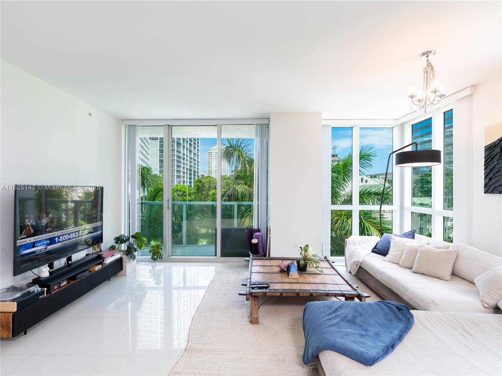 Miami, FL 33131,500 Brickell Ave #402