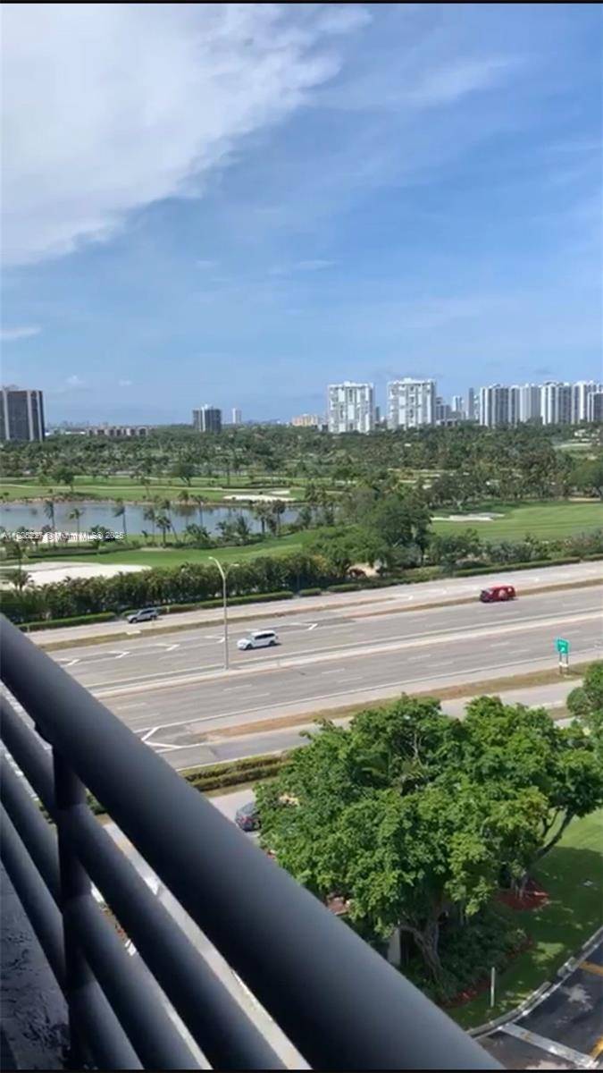 Aventura, FL 33180,3300 NE 191st St #1109