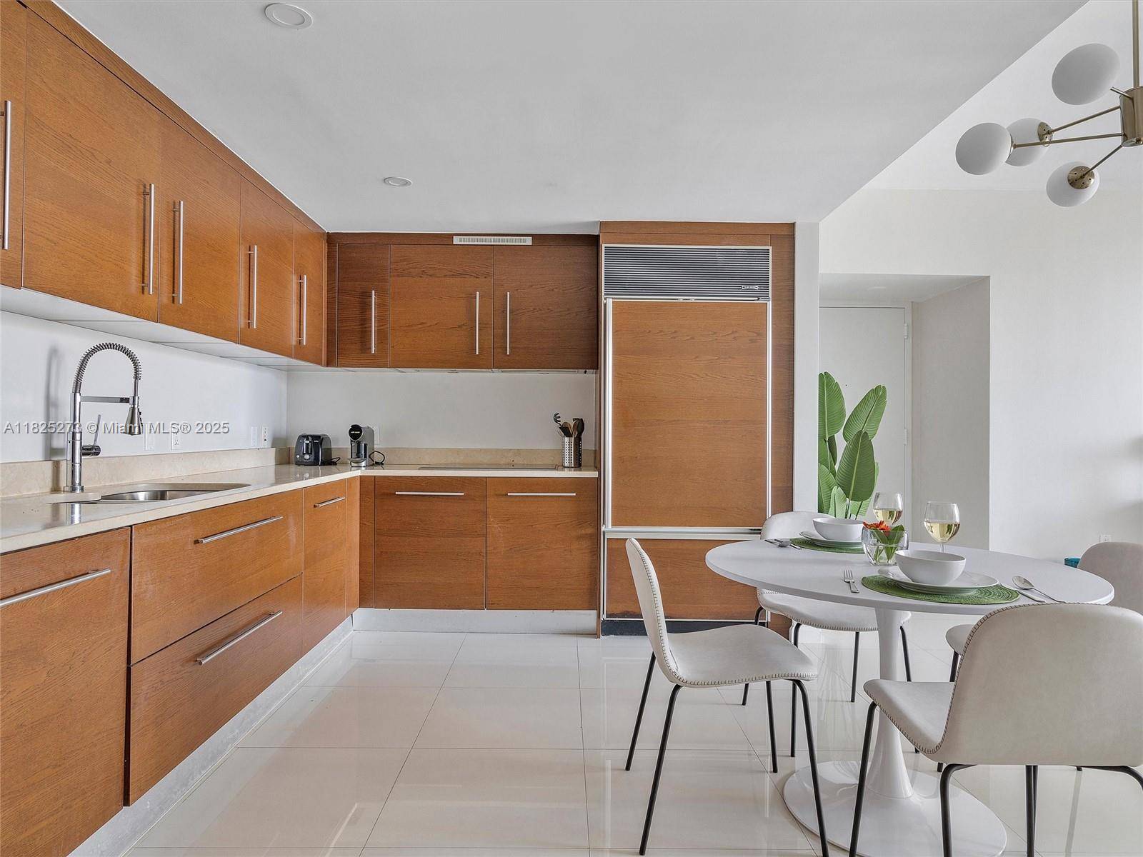 Miami, FL 33131,485 Brickell Ave #2501