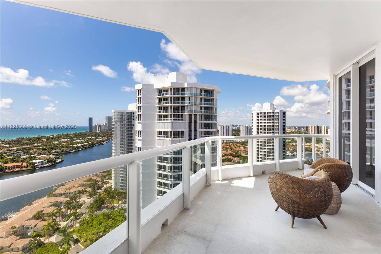 Aventura, FL 33180,21200 Point Pl #2602