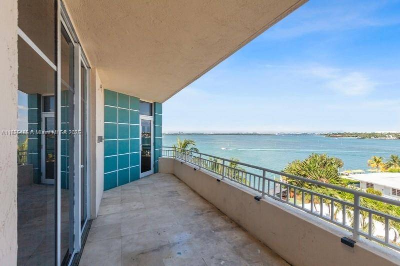 Miami Beach, FL 33139,1 Century Ln #607