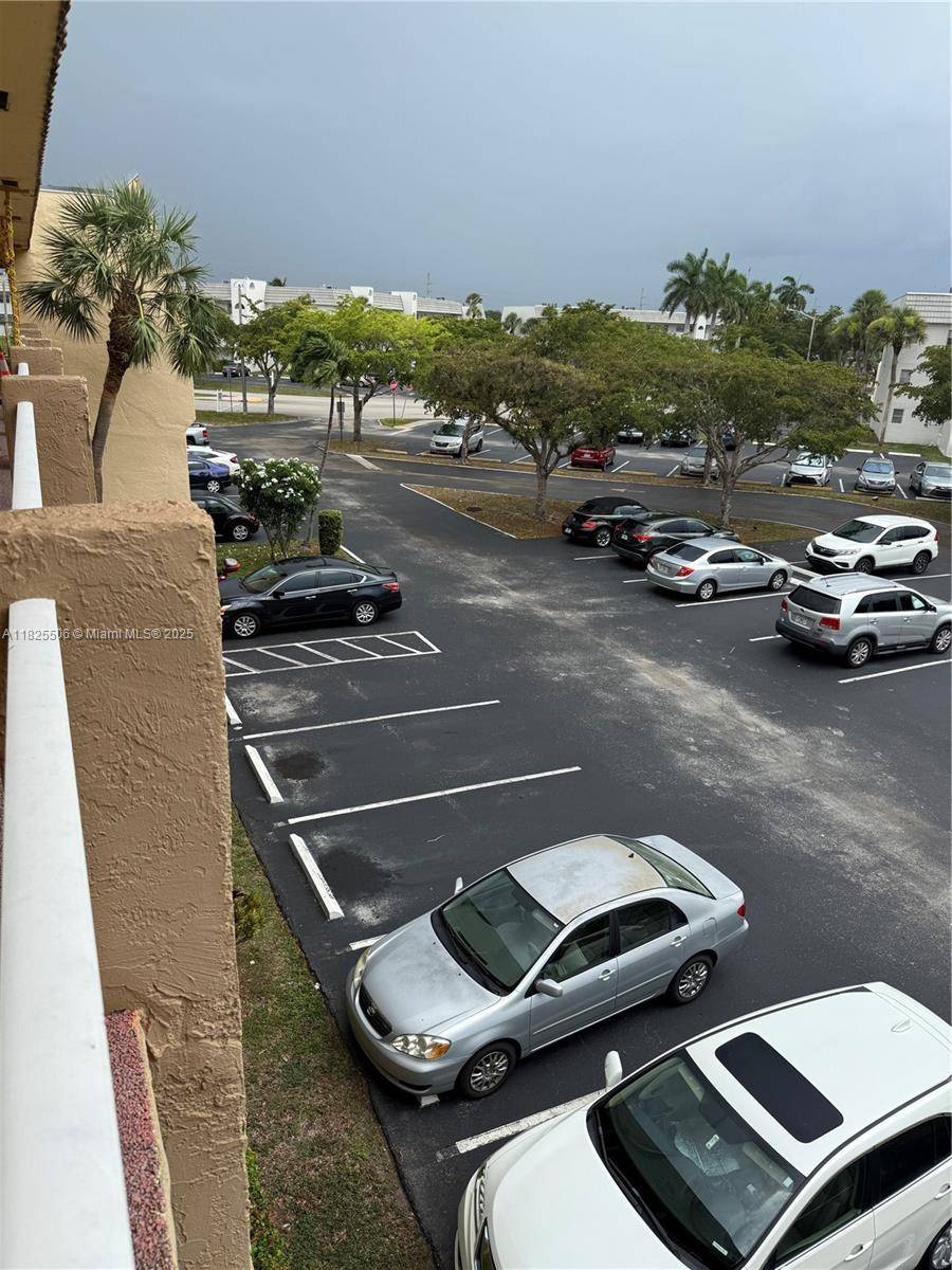 Sunrise, FL 33322,8345 Sunrise Lakes Blvd #312