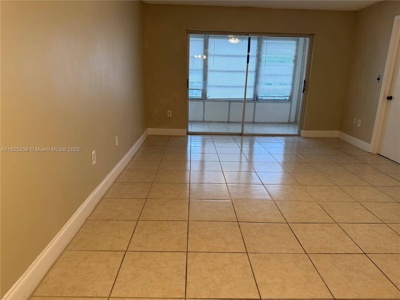 Sunrise, FL 33322,8345 Sunrise Lakes Blvd #312