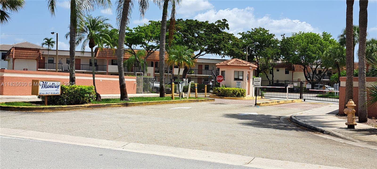 Miami, FL 33179,842 NE 209th St #104