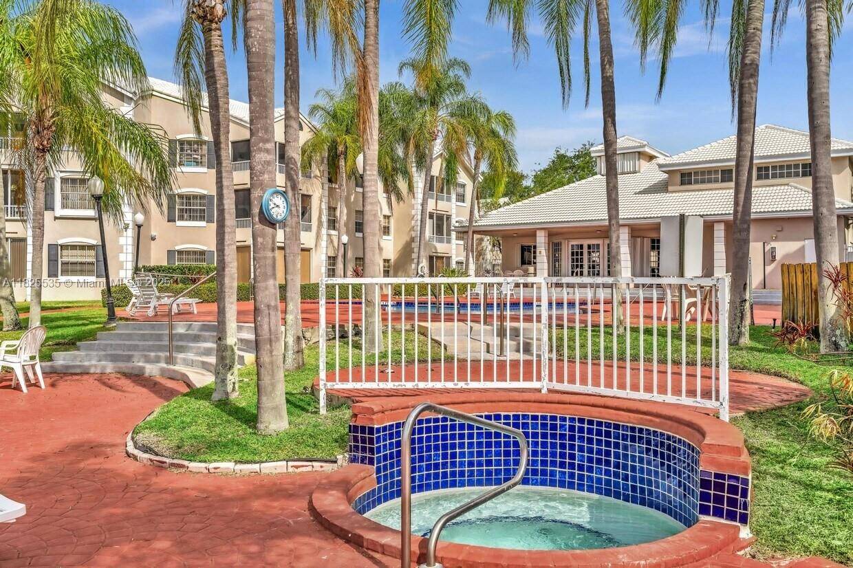 Oakland Park, FL 33309,2820 N Oakland Forest Dr #308