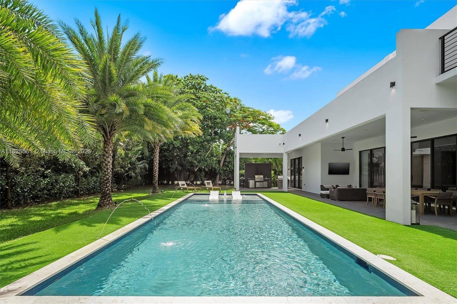 Pinecrest, FL 33156,7660 SW 124th St