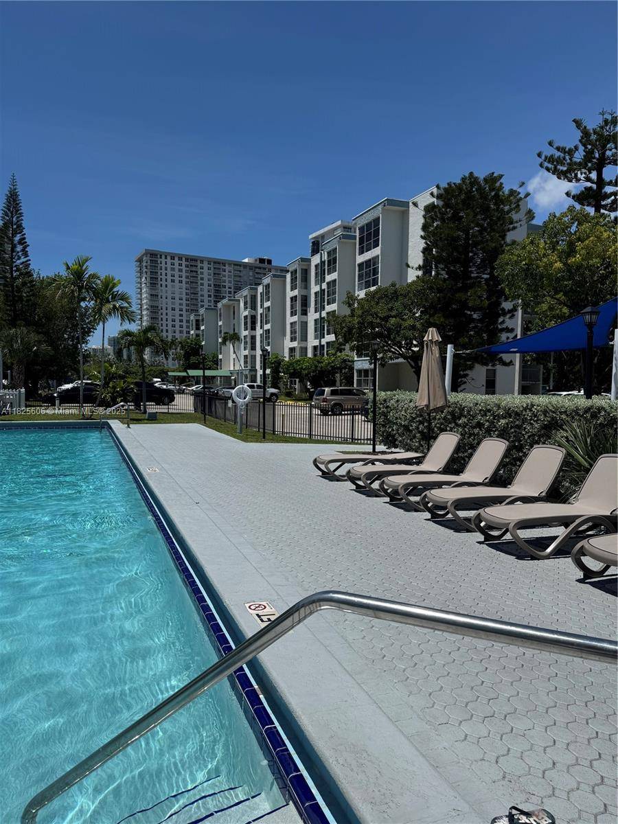 Sunny Isles Beach, FL 33160,17620 Atlantic Blvd #105