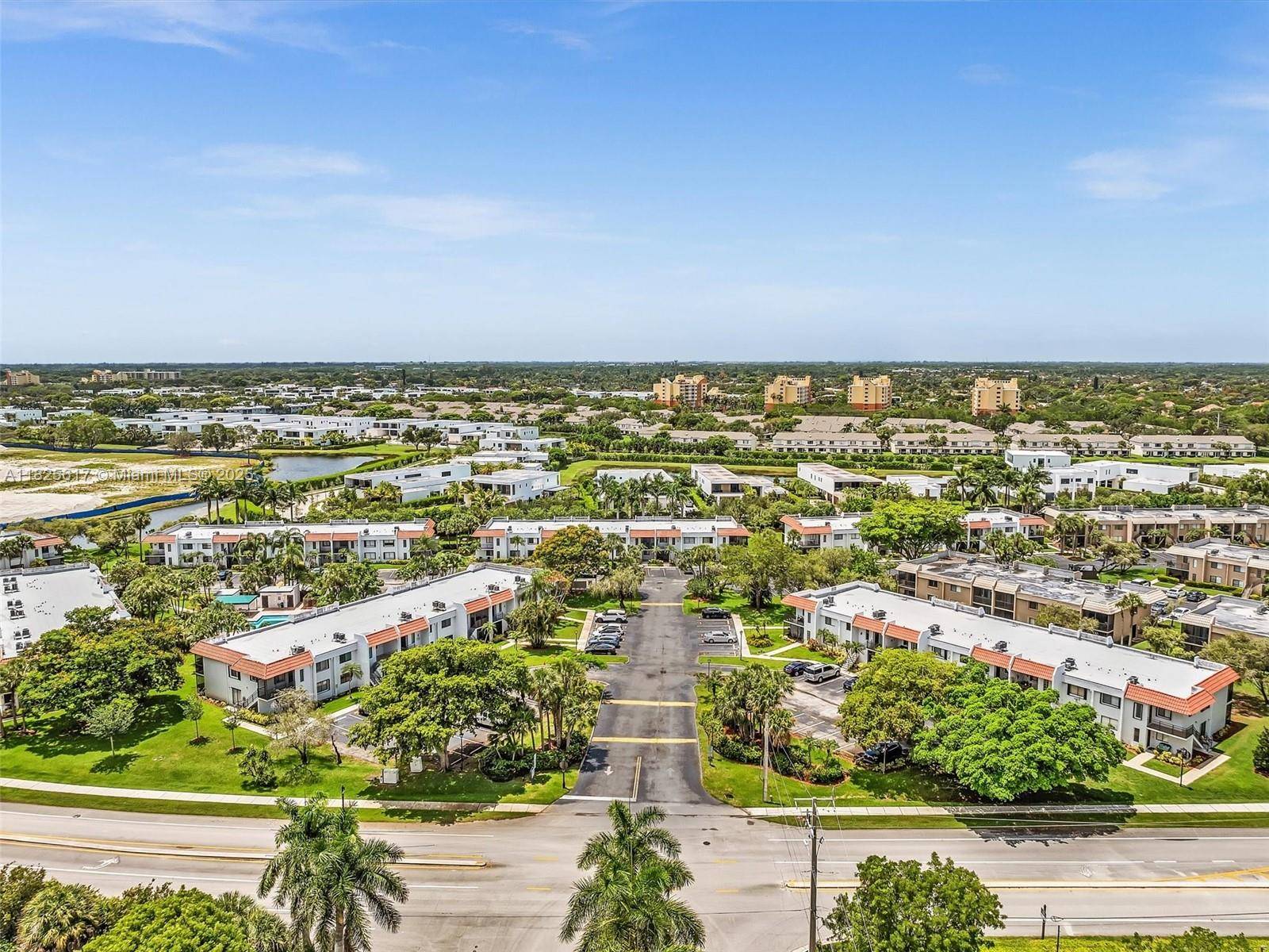 Weston, FL 33326,300 Racquet Club Rd #206