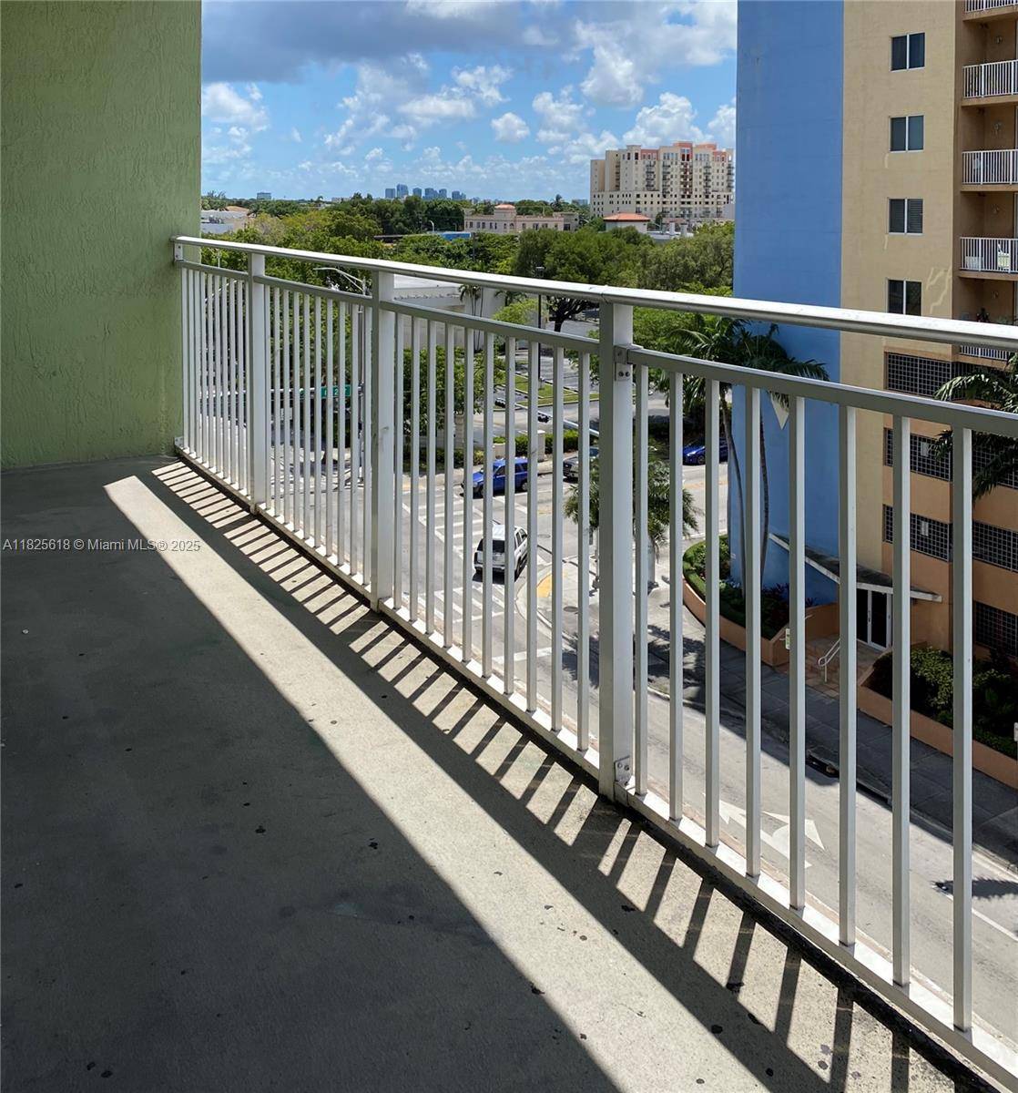 Miami, FL 33128,219 NW 12th Ave #505