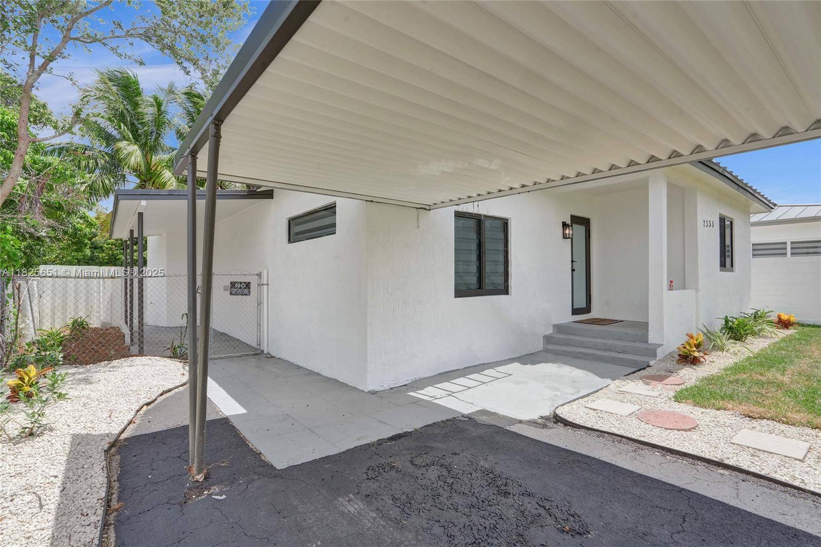 Hollywood, FL 33020,2335 Wilson St