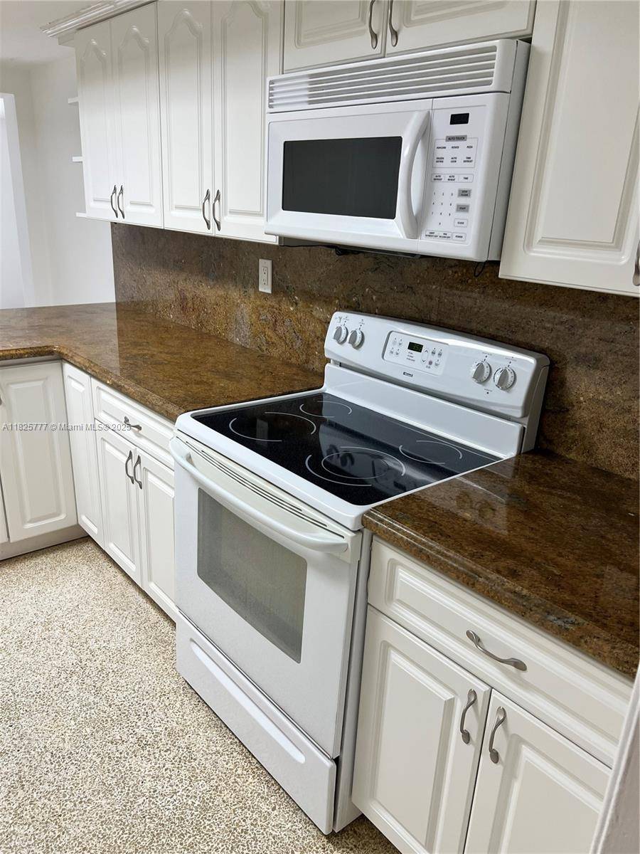Pinecrest, FL 33156,10820 SW 78th Ave #10820