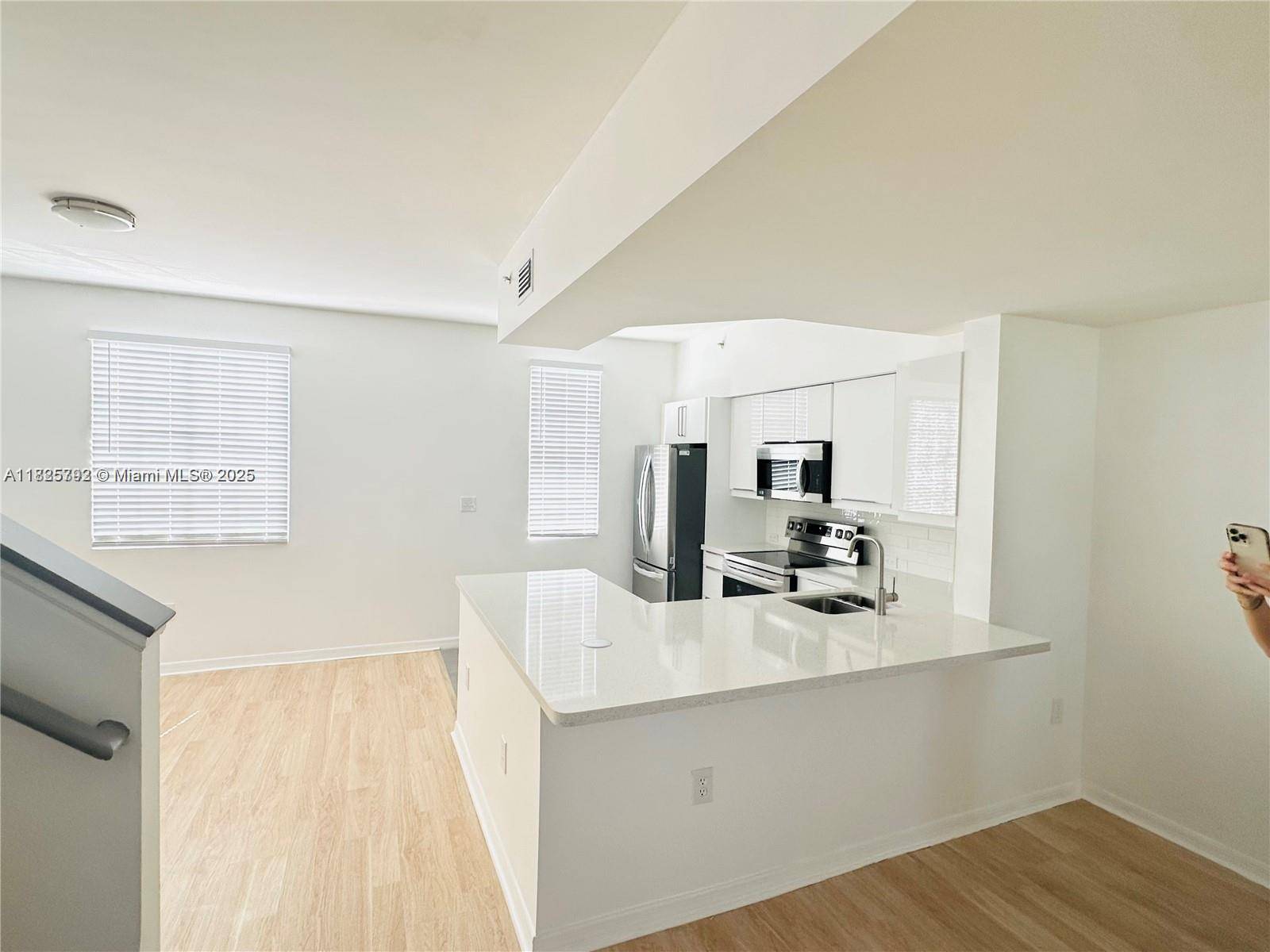 Aventura, FL 33180,2801 NE 185th St #703